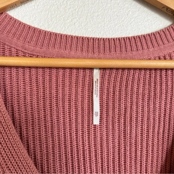 Free People Allure Ribbed V-Neck Crop Sweater XS NWOT 100% Cotton - Picture 4 of 13